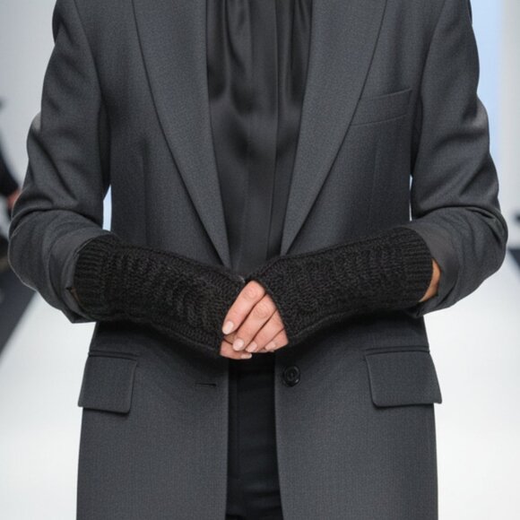 Black Gray HandKnit Seamless Wool Blend Gloves Mittens - Picture 7 of 9